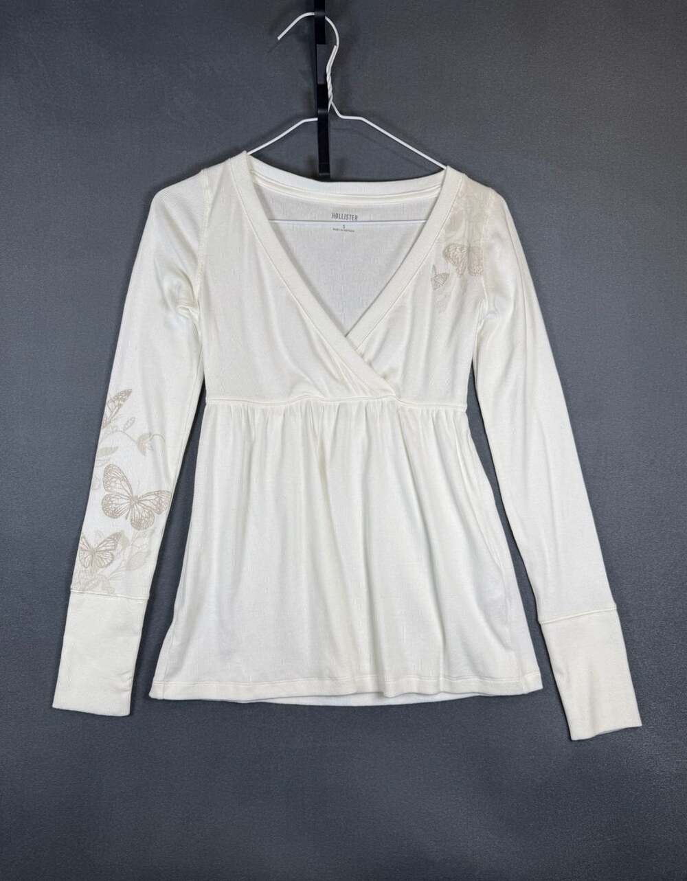 Hollister White Butterfly Print Babydoll Long Sleeve V-Neck Top SMALL